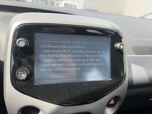 Toyota Aygo 1.0 VVT-i x-play ActivLease financial lease
