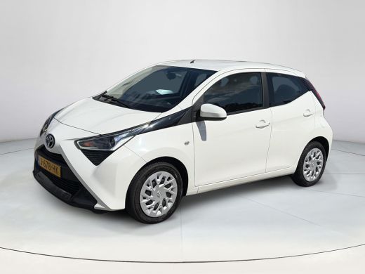 Toyota Aygo 1.0 VVT-i x-play ActivLease financial lease