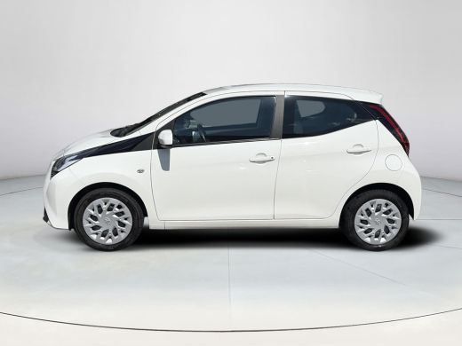 Toyota Aygo 1.0 VVT-i x-play ActivLease financial lease