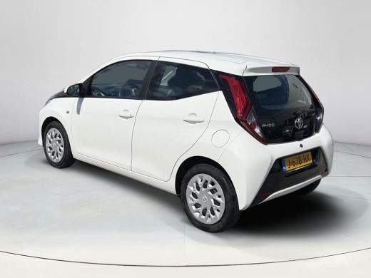 Toyota Aygo 1.0 VVT-i x-play ActivLease financial lease