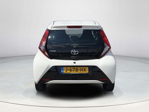 Toyota Aygo 1.0 VVT-i x-play ActivLease financial lease