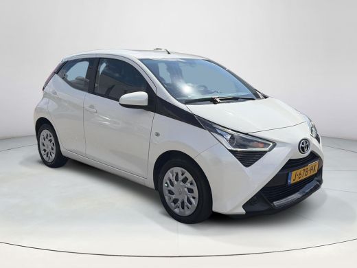 Toyota Aygo 1.0 VVT-i x-play ActivLease financial lease