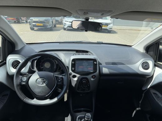 Toyota Aygo 1.0 VVT-i x-play ActivLease financial lease
