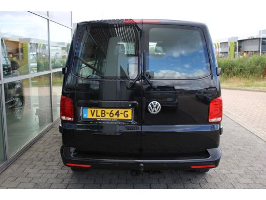Volkswagen Transporter 2.0 TDI 150 PK DSG L1 Bulli | Trekhaak | Achterdeuren | Passagiersstoel | Adaptive cruise | Navig... ActivLease financial lease