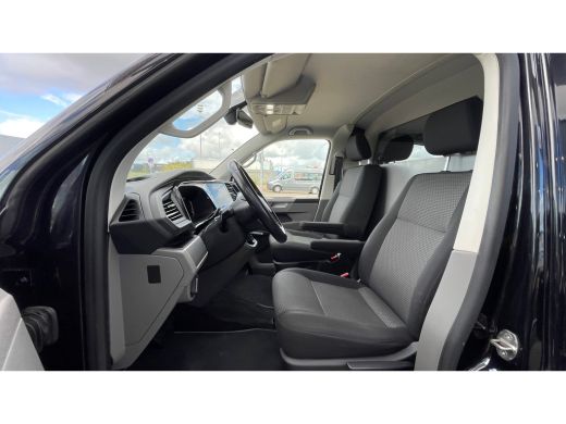 Volkswagen Transporter 2.0 TDI 150 PK DSG L1 Bulli | Trekhaak | Achterdeuren | Passagiersstoel | Adaptive cruise | Navig... ActivLease financial lease