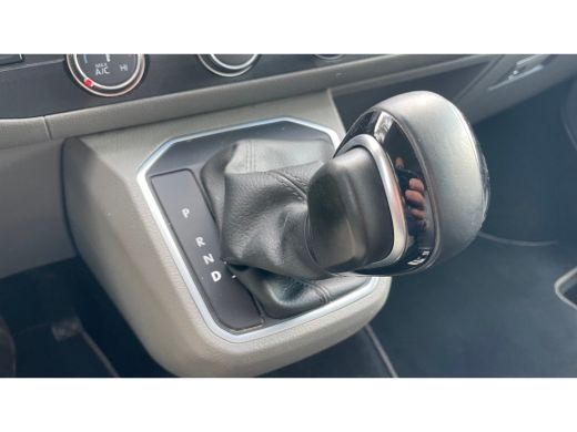 Volkswagen Transporter 2.0 TDI 150 PK DSG L1 Bulli | Trekhaak | Achterdeuren | Passagiersstoel | Adaptive cruise | Navig... ActivLease financial lease