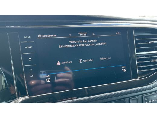 Volkswagen Transporter 2.0 TDI 150 PK DSG L1 Bulli | Trekhaak | Achterdeuren | Passagiersstoel | Adaptive cruise | Navig... ActivLease financial lease