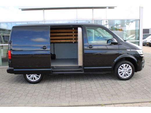 Volkswagen Transporter 2.0 TDI 150 PK DSG L1 Bulli | Trekhaak | Achterdeuren | Passagiersstoel | Adaptive cruise | Navig... ActivLease financial lease