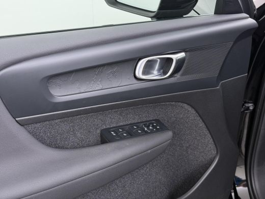 Volvo  C40 Single Motor Core 70 kWh VOLVO DEALER ONDERHOUDEN| ACHTERUITRIJCAMERA| PANORAMADAK| STOEL + STUUR... ActivLease financial lease