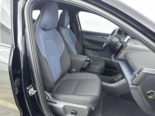 Volvo  EX30 P3 Long Range Plus Europa 69 kWh | 11 kW lader | Achteruitrijcamera | Alarmsysteem ActivLease financial lease