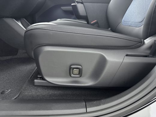 Volvo  EX30 P3 Long Range Plus Europa 69 kWh | 11 kW lader | Achteruitrijcamera | Alarmsysteem ActivLease financial lease