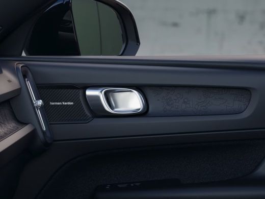 Volvo  EX40 Single Motor Extended Range Plus Europa 82 kWh | Achterbank verwarmd | Achteruitrijcamera | Apple... ActivLease financial lease