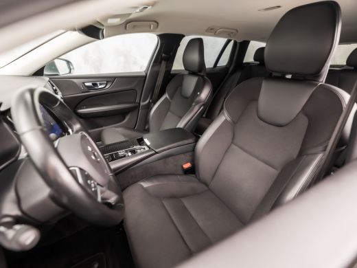 Volvo  V60 2.0 T6 Recharge AWD Sport 391Pk Automaat (APPLE CARPLAY, GROOT NAVI, CAMERA, LEDER, GETINT GLAS, ... ActivLease financial lease