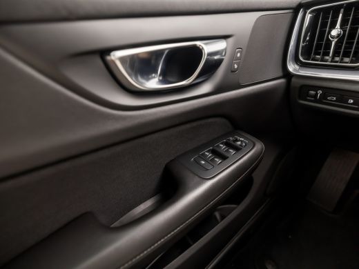 Volvo  V60 2.0 T6 Recharge AWD Sport 391Pk Automaat (APPLE CARPLAY, GROOT NAVI, CAMERA, LEDER, GETINT GLAS, ... ActivLease financial lease