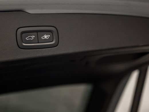 Volvo  V60 2.0 T6 Recharge AWD Sport 391Pk Automaat (APPLE CARPLAY, GROOT NAVI, CAMERA, LEDER, GETINT GLAS, ... ActivLease financial lease