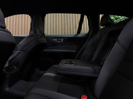 Volvo  V60 T8 AWD Recharge Plus Dark | Trekhaak | Harman Kardon | Adaptieve Cruise Control | Stoelverwarming... ActivLease financial lease
