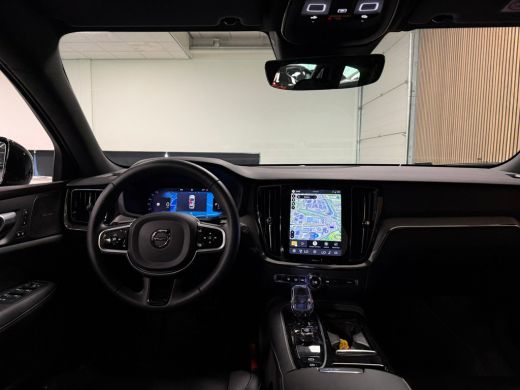 Volvo  V60 T8 AWD Recharge Plus Dark | Trekhaak | Harman Kardon | Adaptieve Cruise Control | Stoelverwarming... ActivLease financial lease