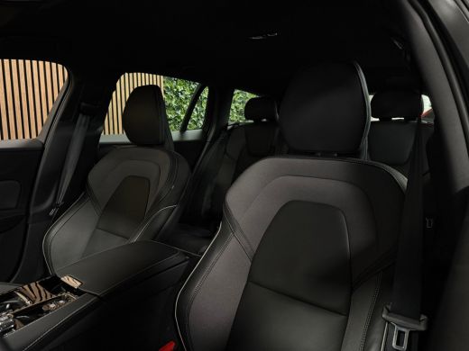 Volvo  V60 T8 AWD Recharge Plus Dark | Trekhaak | Harman Kardon | Adaptieve Cruise Control | Stoelverwarming... ActivLease financial lease