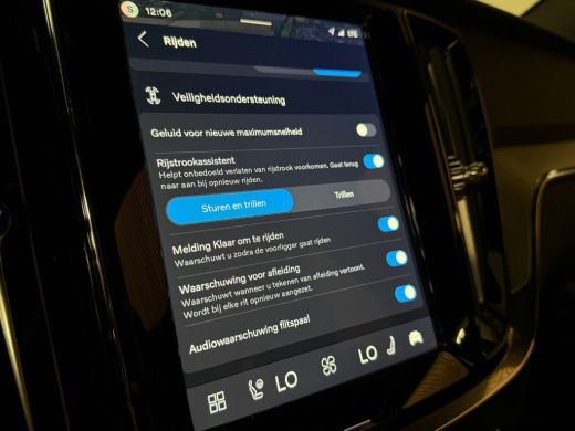 Volvo  V60 T8 AWD Recharge Plus Dark | Trekhaak | Harman Kardon | Adaptieve Cruise Control | Stoelverwarming... ActivLease financial lease