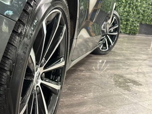 Volvo  V60 T8 AWD Recharge Plus Dark | Trekhaak | Harman Kardon | Adaptieve Cruise Control | Stoelverwarming... ActivLease financial lease