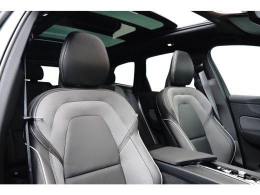 Volvo  XC60 2.0 T6 Plug-in hybrid AWD Plus Black Edition | Luchtvering | HU-Display | Trekhaak | 360 Camera | ActivLease financial lease