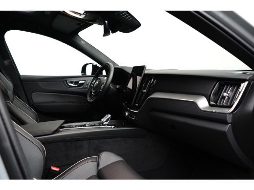 Volvo  XC60 2.0 T6 Plug-in hybrid AWD Plus Black Edition | Luchtvering | HU-Display | Trekhaak | 360 Camera | ActivLease financial lease