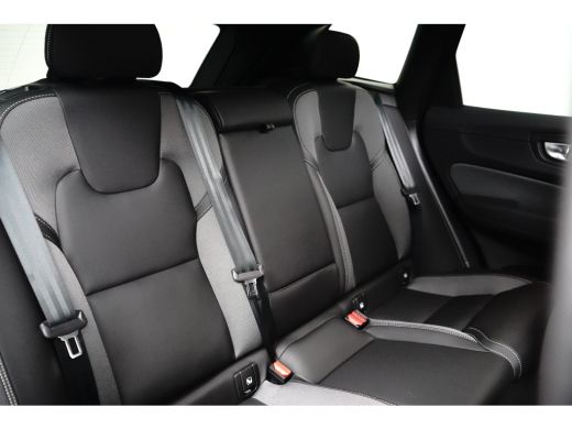 Volvo  XC60 2.0 T6 Plug-in hybrid AWD Plus Black Edition | Luchtvering | HU-Display | Trekhaak | 360 Camera | ActivLease financial lease