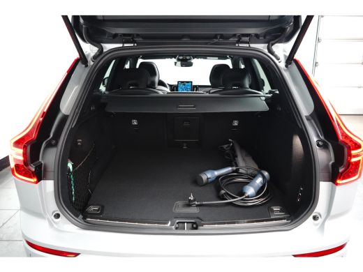 Volvo  XC60 2.0 T6 Plug-in hybrid AWD Plus Black Edition | Luchtvering | HU-Display | Trekhaak | 360 Camera | ActivLease financial lease