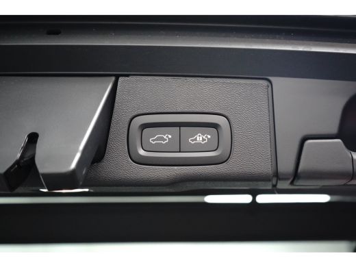 Volvo  XC60 2.0 T6 Plug-in hybrid AWD Plus Black Edition | Luchtvering | HU-Display | Trekhaak | 360 Camera | ActivLease financial lease