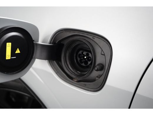 Volvo  XC60 2.0 T6 Plug-in hybrid AWD Plus Black Edition | Luchtvering | HU-Display | Trekhaak | 360 Camera | ActivLease financial lease