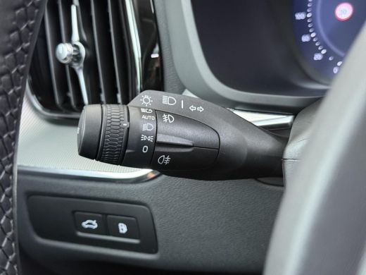 Volvo  XC60 Plug-In Hybrid AWD T6 Plus Dark Recharge VAN:52.900,- VOOR:49.877,- UW HERFSTVOORDEEL:3.023,- ADA... ActivLease financial lease