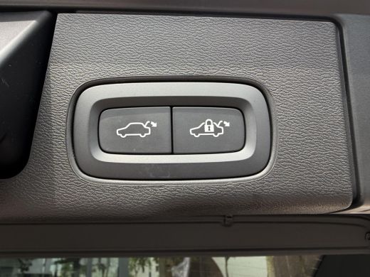 Volvo  XC60 Plug-In Hybrid AWD T6 Plus Dark Recharge ADAPT. CRUISE CONTROL | STUUR & STOEL VERWARMING | PANOR... ActivLease financial lease