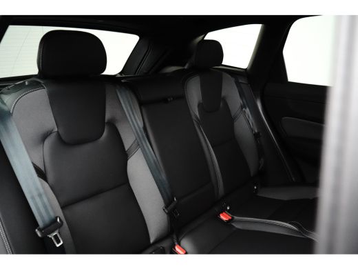 Volvo  XC60 Plus Black Edition Recharge Plug-In Hybrid AWD | Elektrisch glazen panorama-dak | Lichtmetalen ve... ActivLease financial lease