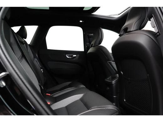 Volvo  XC60 Plus Black Edition Recharge Plug-In Hybrid AWD | Elektrisch glazen panorama-dak | Lichtmetalen ve... ActivLease financial lease