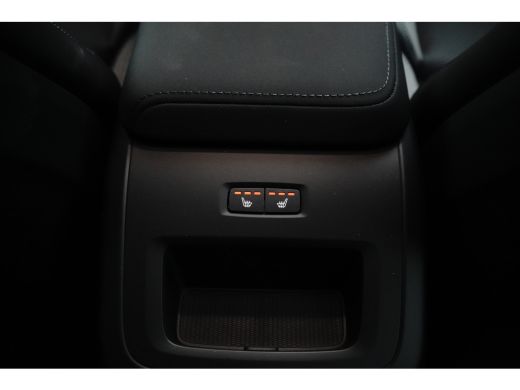 Volvo  XC60 Plus Black Edition Recharge Plug-In Hybrid AWD | Elektrisch glazen panorama-dak | Lichtmetalen ve... ActivLease financial lease