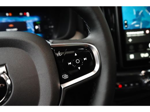Volvo  XC60 Plus Black Edition Recharge Plug-In Hybrid AWD | Elektrisch glazen panorama-dak | Lichtmetalen ve... ActivLease financial lease