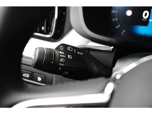 Volvo  XC60 Plus Black Edition Recharge Plug-In Hybrid AWD | Elektrisch glazen panorama-dak | Lichtmetalen ve... ActivLease financial lease