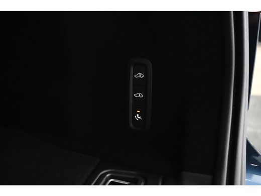 Volvo  XC60 Plus Black Edition Recharge Plug-In Hybrid AWD | Luchtvering | HU-Display | Trekhaak | 360 Camera | ActivLease financial lease