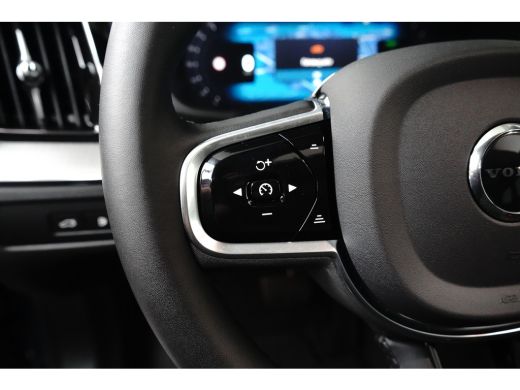 Volvo  XC60 Plus Black Edition Recharge Plug-In Hybrid AWD | Luchtvering | HU-Display | Trekhaak | 360 Camera | ActivLease financial lease