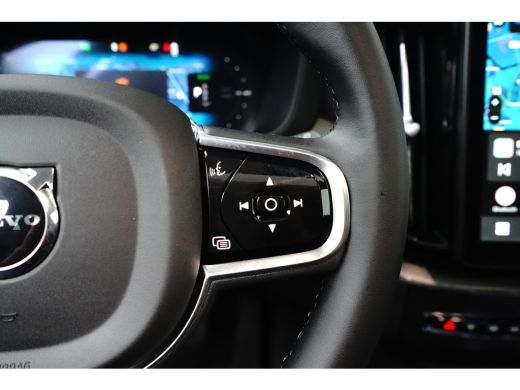 Volvo  XC60 Plus Black Edition Recharge Plug-In Hybrid AWD | Luchtvering | HU-Display | Trekhaak | 360 Camera | ActivLease financial lease