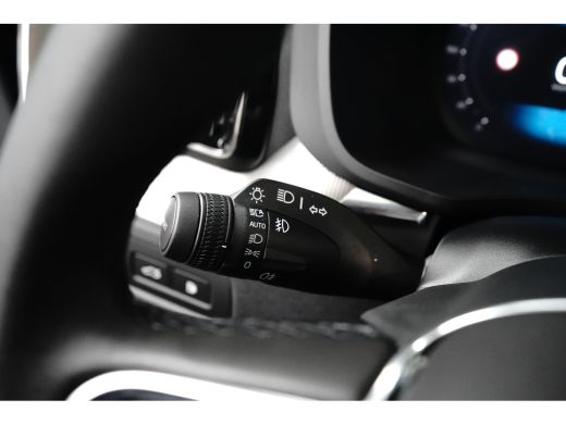 Volvo  XC60 Plus Black Edition Recharge Plug-In Hybrid AWD | Luchtvering | HU-Display | Trekhaak | 360 Camera | ActivLease financial lease