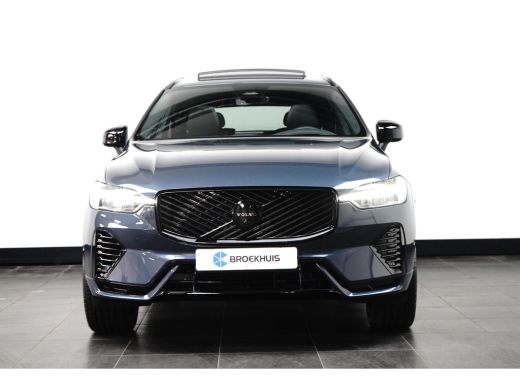 Volvo  XC60 Plus Black Edition Recharge Plug-In Hybrid AWD | Luchtvering | HU-Display | Trekhaak | 360 Camera | ActivLease financial lease