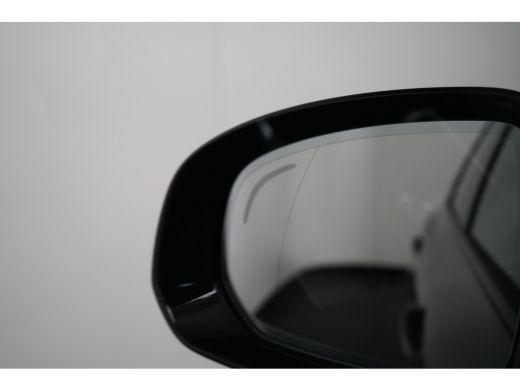 Volvo  XC60 Plus Black Edition Recharge Plug-In Hybrid AWD | Luchtvering | HU-Display | Trekhaak | 360 Camera | ActivLease financial lease