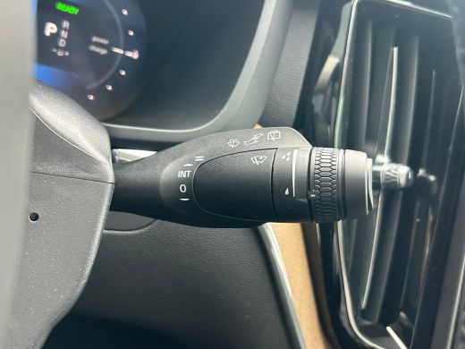Volvo  XC60 T6 Plus Dark Recharge Plug-In Hybrid AWD | Luchtvering | H&K | HUD | Nappa | Trekhaak | Pano | Ma... ActivLease financial lease