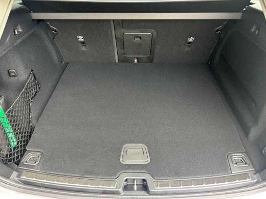 Volvo  XC60 T6 Plus Dark Recharge Plug-In Hybrid AWD | Luchtvering | H&K | HUD | Nappa | Trekhaak | Pano | Ma... ActivLease financial lease