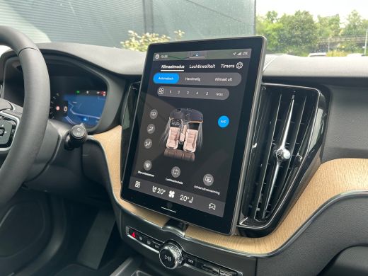 Volvo  XC60 T6 Plus Dark Recharge Plug-In Hybrid AWD | Luchtvering | H&K | HUD | Nappa | Trekhaak | Pano | Ma... ActivLease financial lease