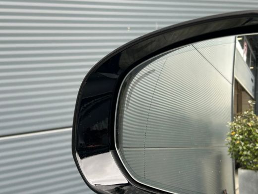 Volvo  XC60 T6 Plus Dark Recharge Plug-In Hybrid AWD | Luchtvering | H&K | HUD | Nappa | Trekhaak | Pano | Ma... ActivLease financial lease