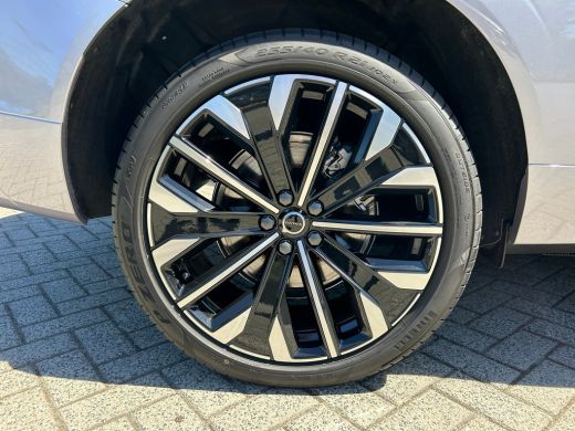 Volvo  XC60 T6 Plus Dark Recharge Plug-In Hybrid AWD | Luchtvering | H&K | HUD | Nappa | Trekhaak | Pano | Ma... ActivLease financial lease