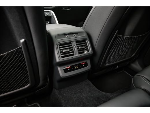Audi Q5 S edition competition | Audi virtual cockpit | Hemelbekleding in zwart | Navigatie plus ActivLease financial lease