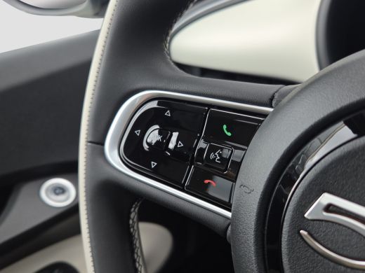 Fiat 500 La Prima Panoramadak | Vol leder | Stoelverwarming | Voorruit verwarming | JBL Audio | Adaptieve ... ActivLease financial lease